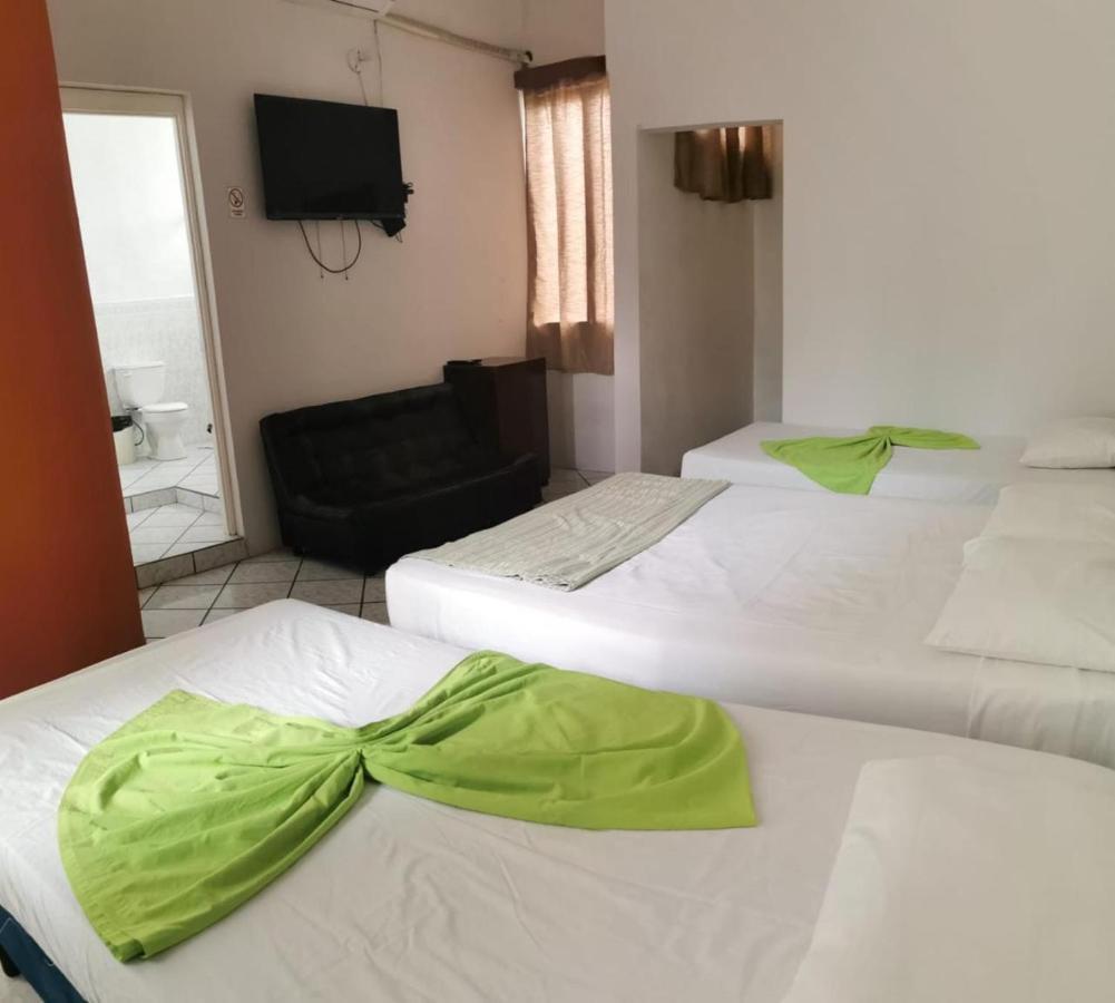 Hostal Tah Itza Flores Εξωτερικό φωτογραφία